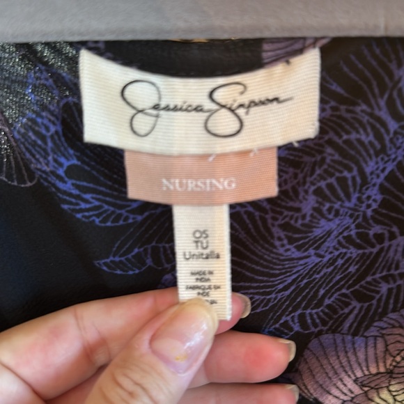 EUC Nursing Cover Up Top - Picture 3 of 9